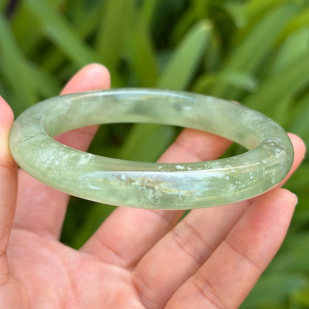 61.5mm inner diameter green xiuyu jade bangle 0720